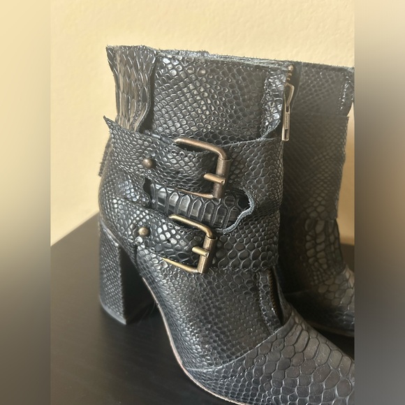 FREEBIRD STYLE “JOEY” - Black Snake SIZE 8 WMN - Picture 4 of 7